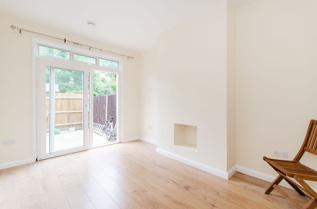 Property photo 1 of 4