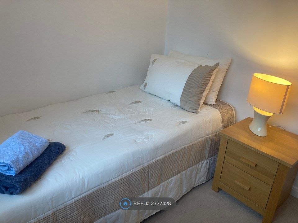 Property photo 2 of 10 Bedroom