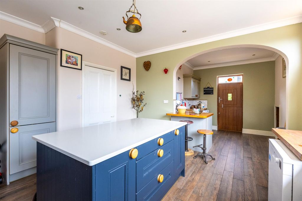 Property photo 3 of 30 16Manorave-10.Jpg
