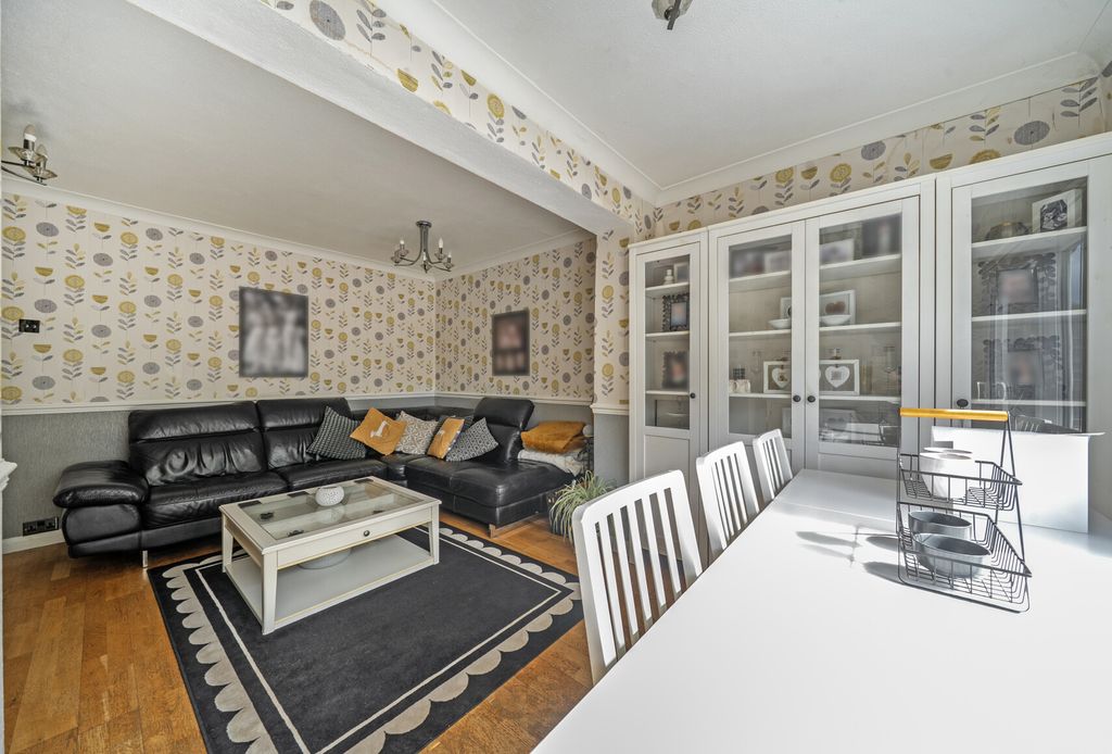 Property photo 3 of 21 1462776-9-6A075d6...