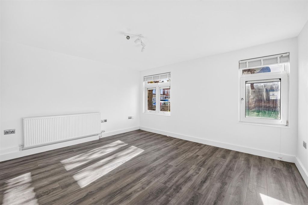 Property photo 2 of 13 0-4.Jpg