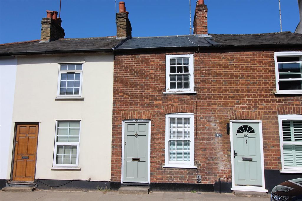 Property photo 1 of 12 Holywell Hill
