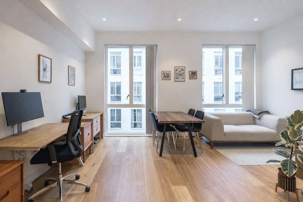 Property photo 3 of 11 Picture No. 25