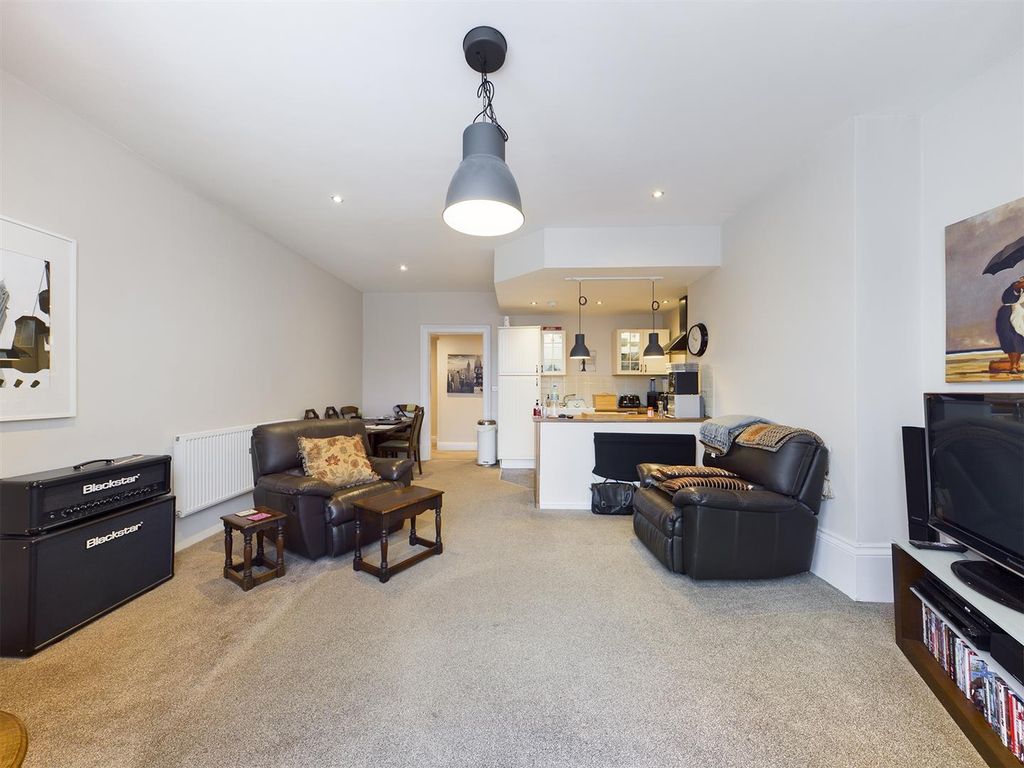 Property photo 3 of 15 Cam00465P1-Pr0306-Still03.Jpg
