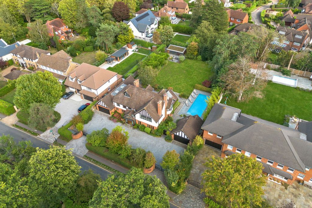 Property photo 1 of 89