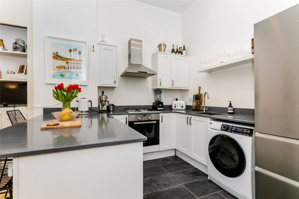 Property photo 3 of 10 Picture No. 05