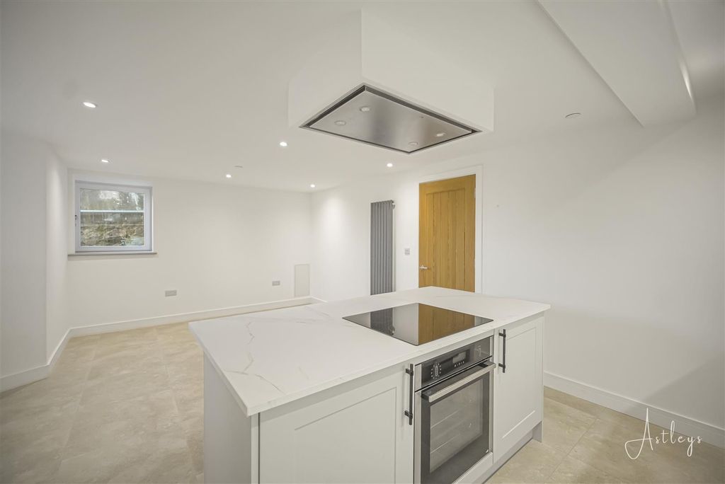 Property photo 3 of 19 Kitchen/Living Room