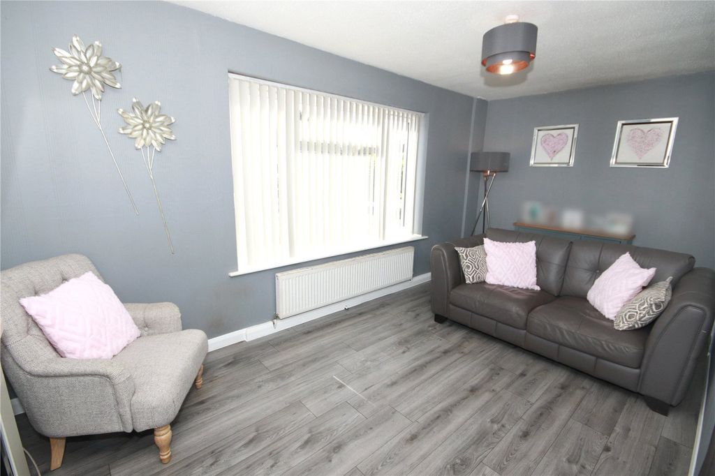 Property photo 3 of 18 Picture No. 06