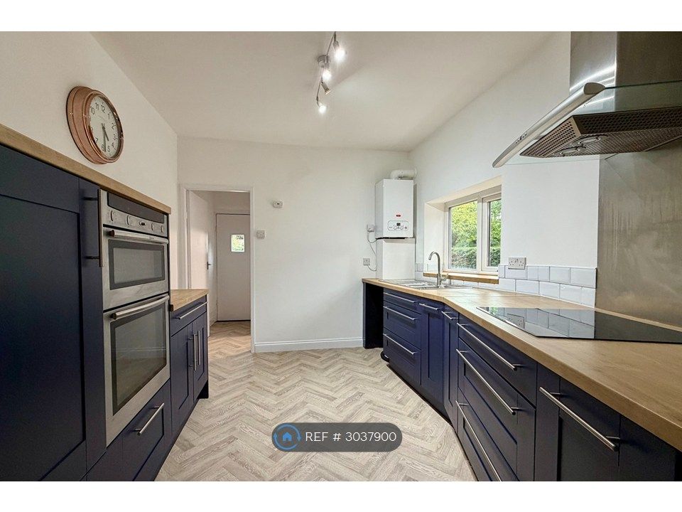 Property photo 2 of 15 Kitchen