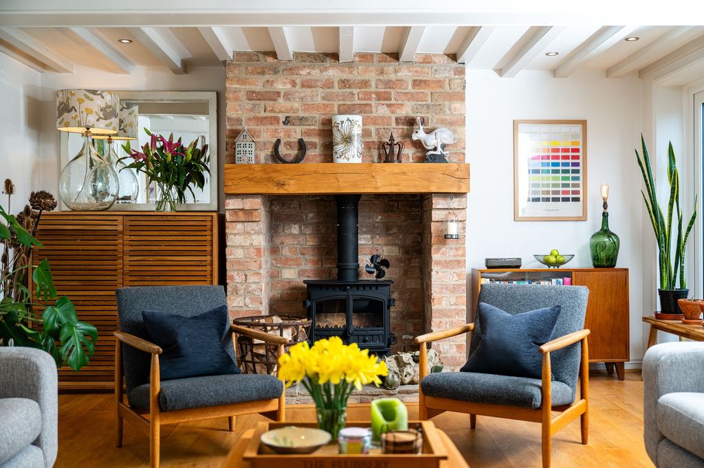 Property photo 2 of 35