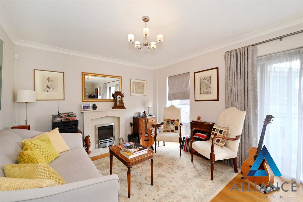 Property photo 3 of 19 Picture No. 03