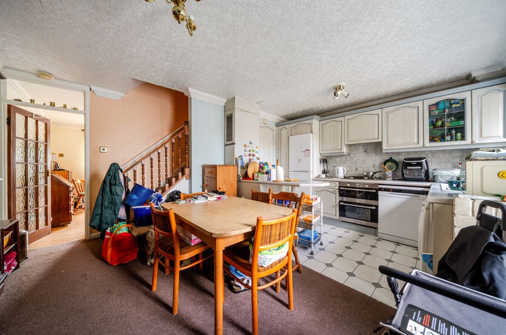 Property photo 3 of 18 1520311-13-6Aa848...