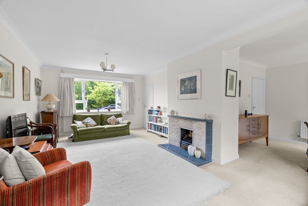 Property photo 3 of 33