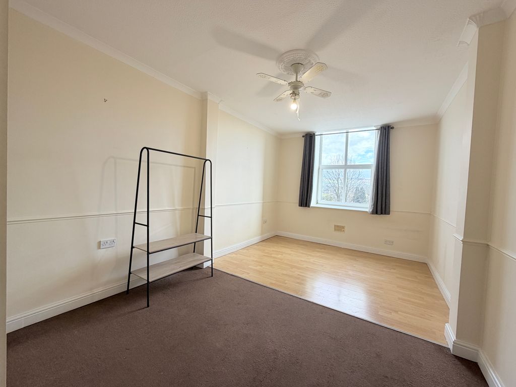 Property photo 1 of 16 Cover