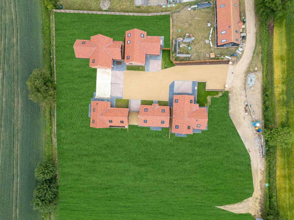 Property photo 2 of 3