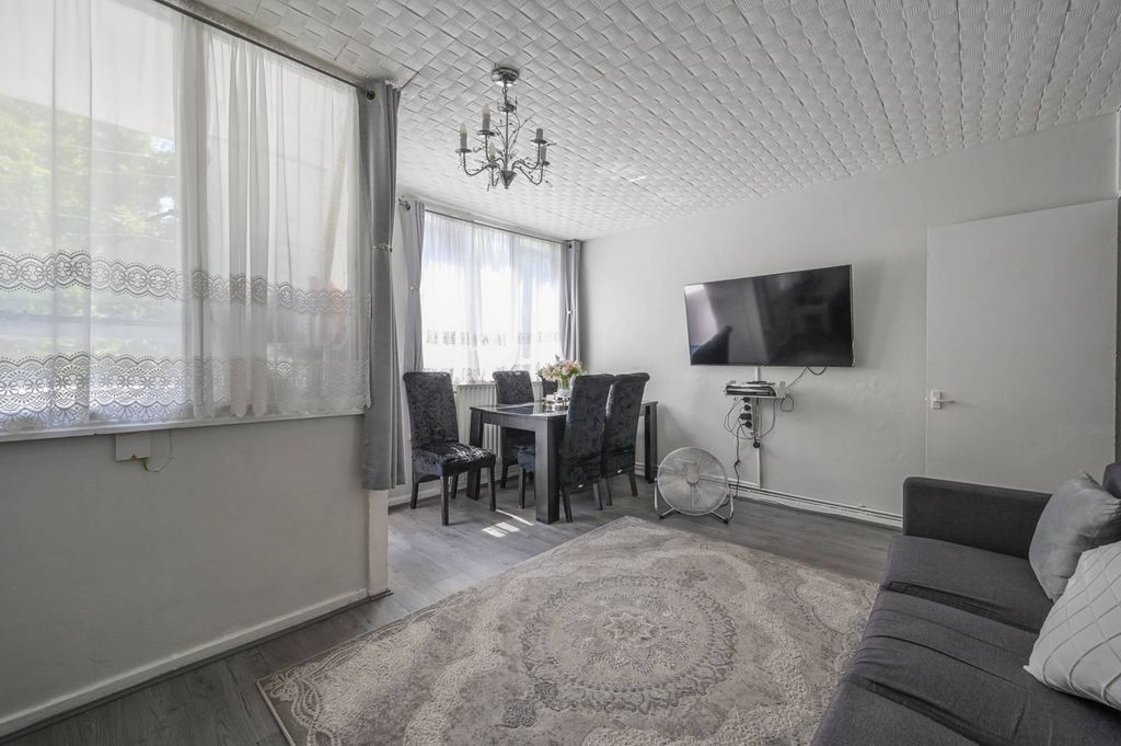 Property photo 3 of 8