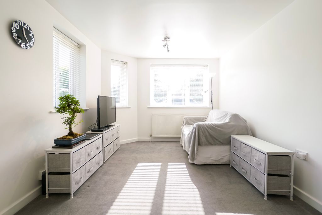 Property photo 3 of 21