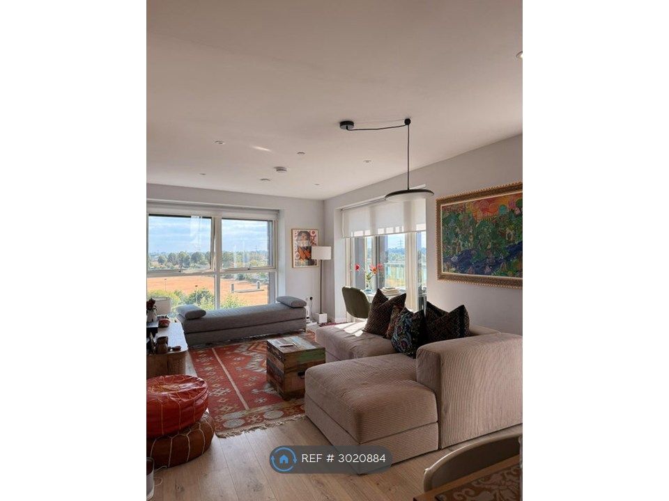 Property photo 1 of 10 Lounge 2