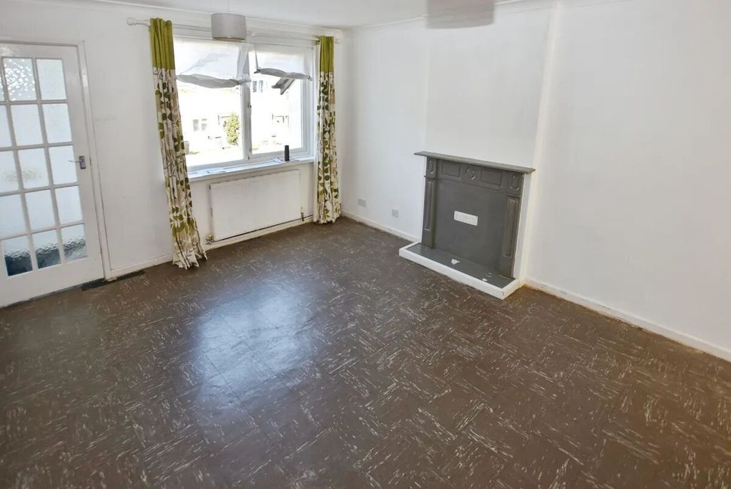 Property photo 2 of 12 Picture 2