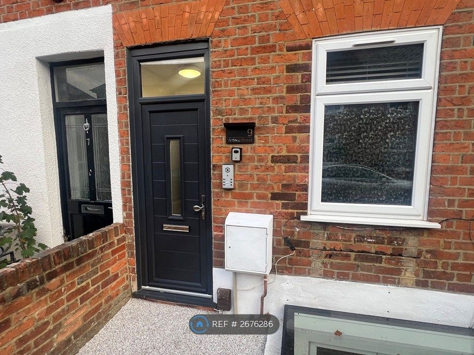 Property photo 2 of 27