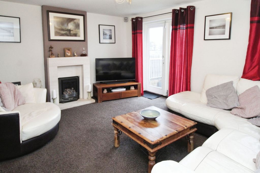 Property photo 2 of 21