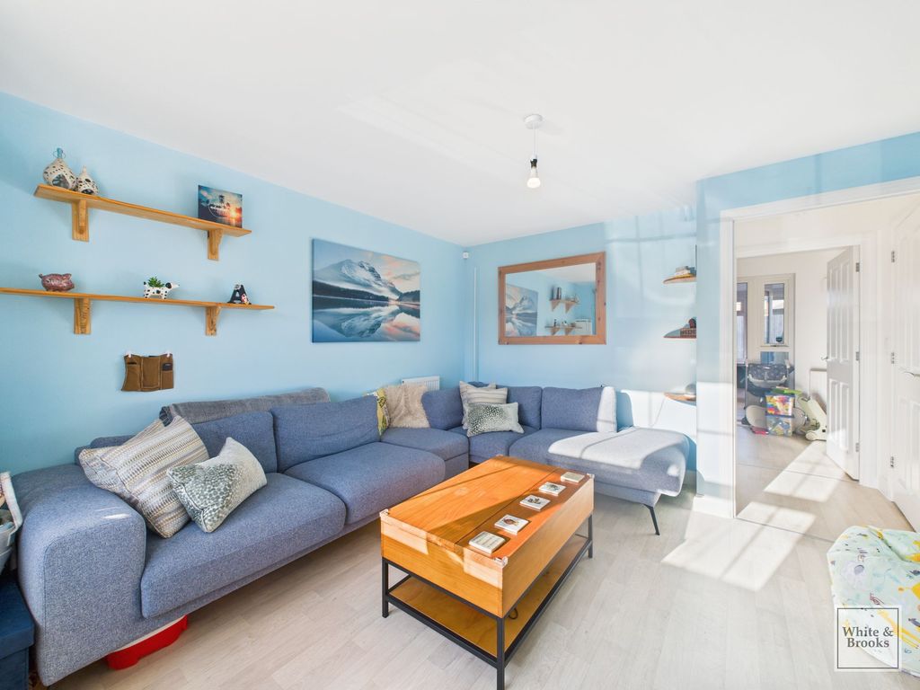 Property photo 2 of 18