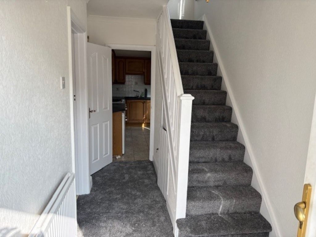 Property photo 3 of 11 Hallway