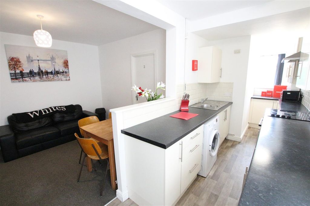 Property photo 3 of 14 Img_9010.Jpg