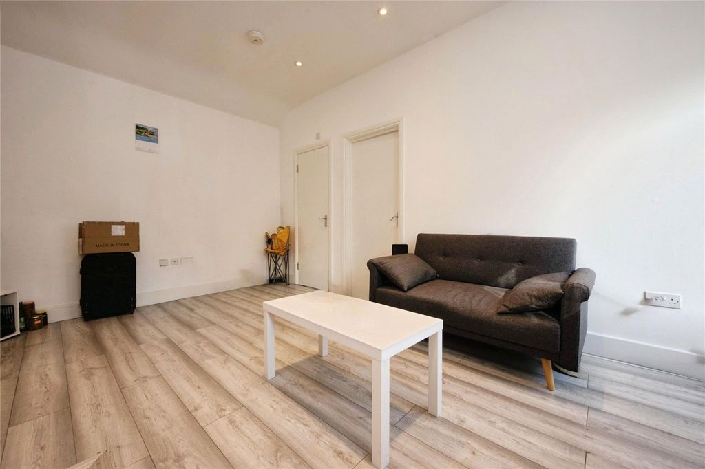 Property photo 3 of 10 Picture No. 46