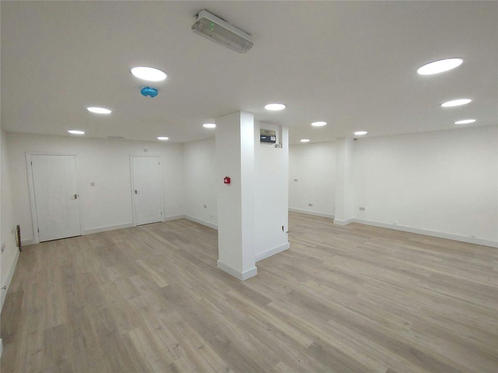 Property photo 3 of 7 Dcm260007_03.Jpg