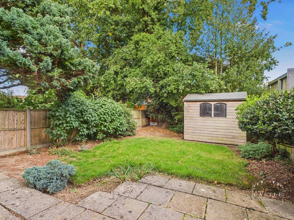 Property photo 2 of 10 Outside