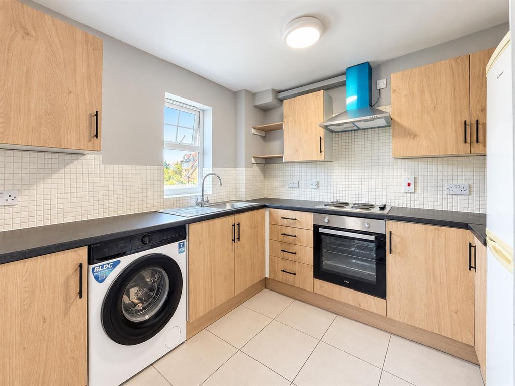 Property photo 1 of 9 Kitchen