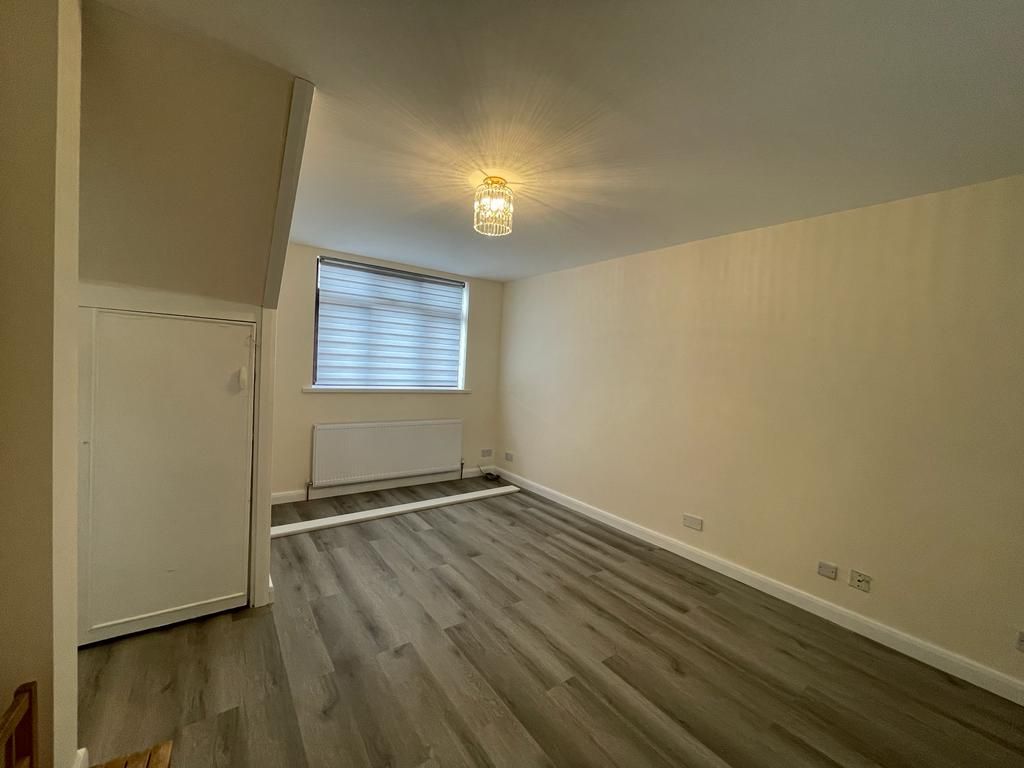 Property photo 2 of 14 Gallery