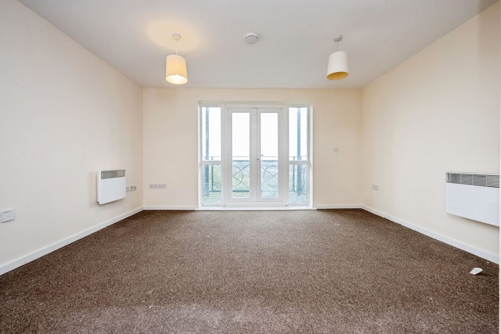 Property photo 3 of 17 Photo