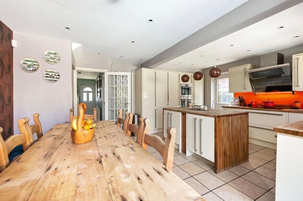 Property photo 3 of 15 Img_1668
