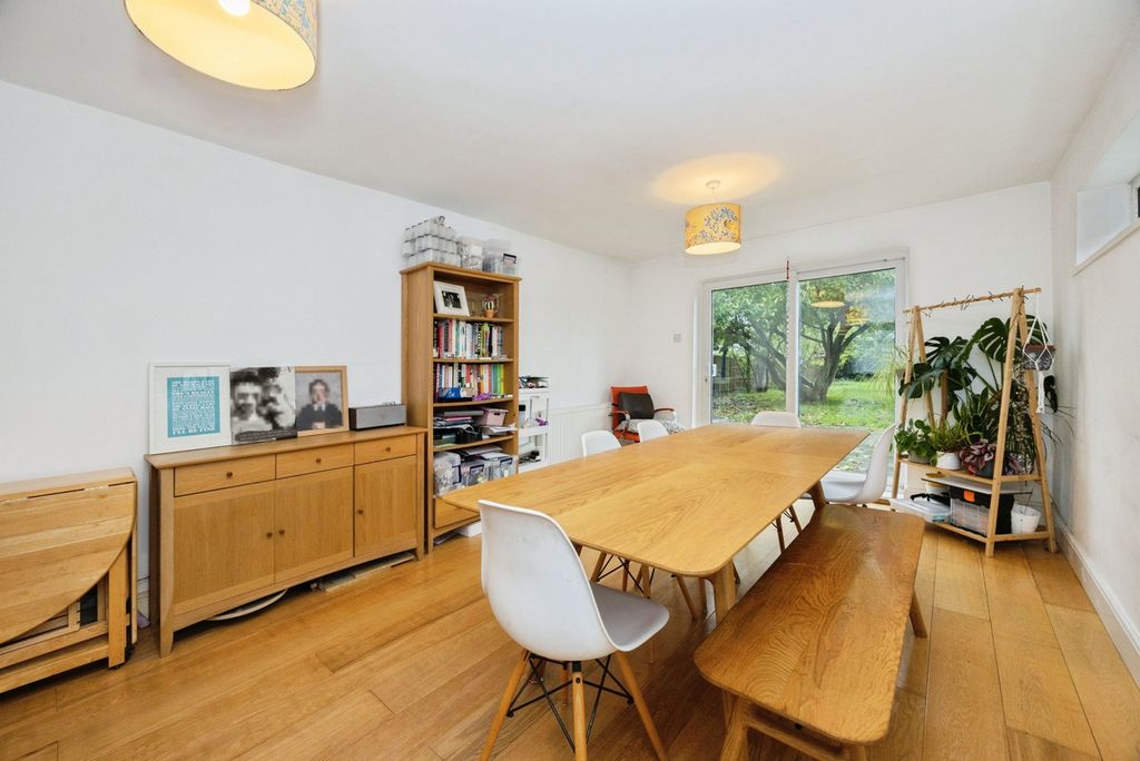 Property photo 3 of 21
