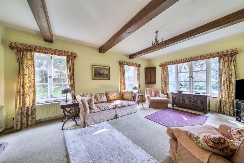 Property photo 2 of 22 Sitting Room