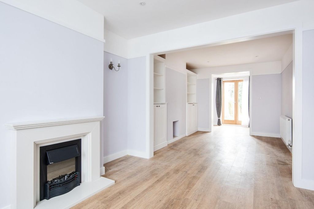 Property photo 3 of 13 42 Westerleigh Road,