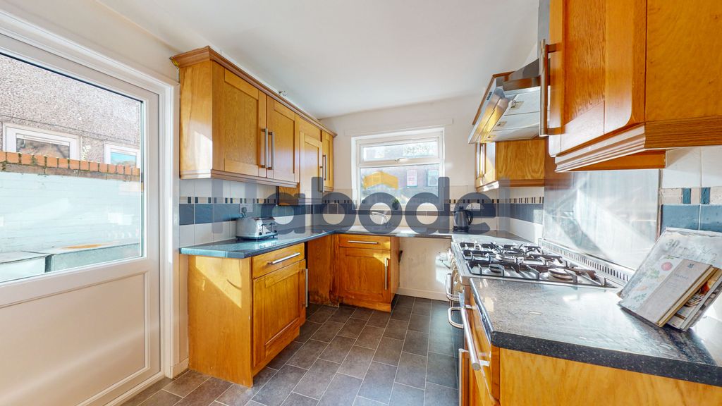 Property photo 3 of 8