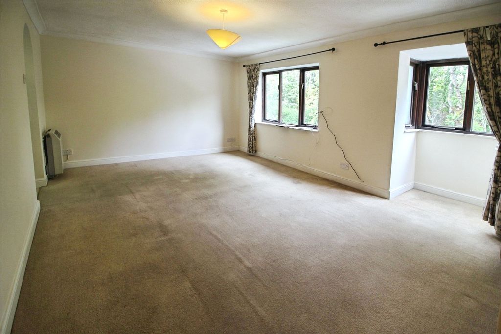Property photo 3 of 8 Picture No. 06