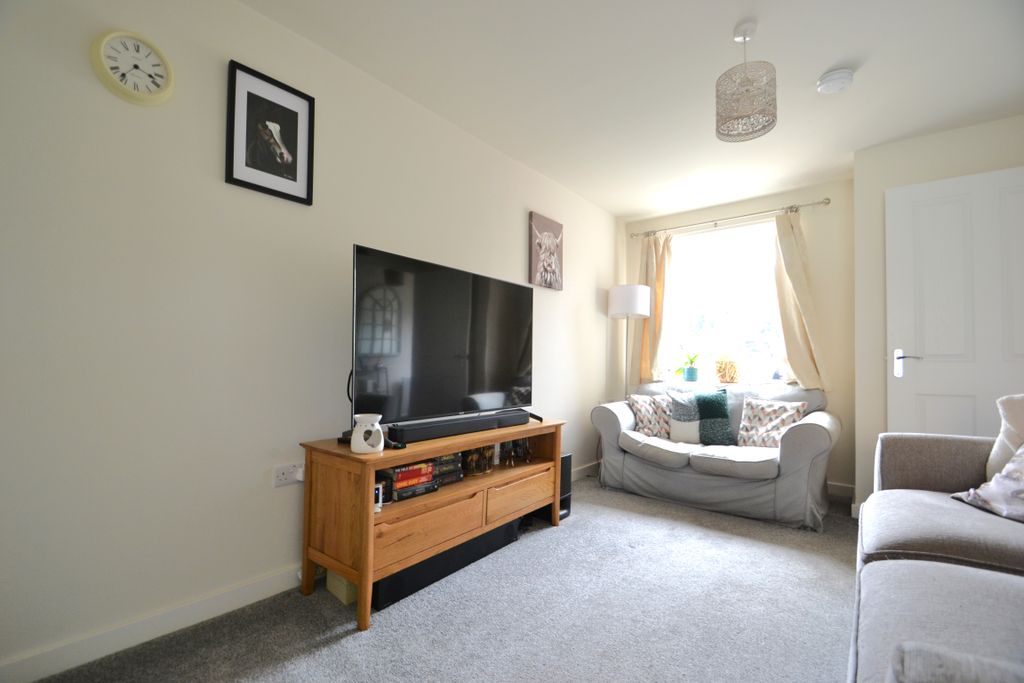 Property photo 3 of 13 Living Room