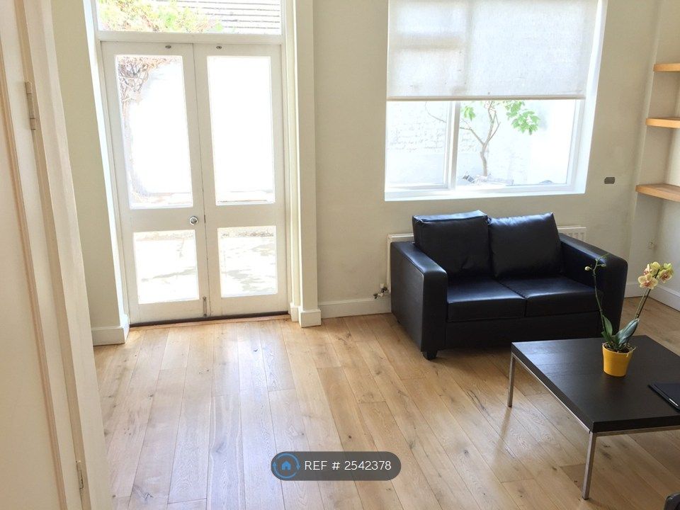 Property photo 2 of 3 Living Room