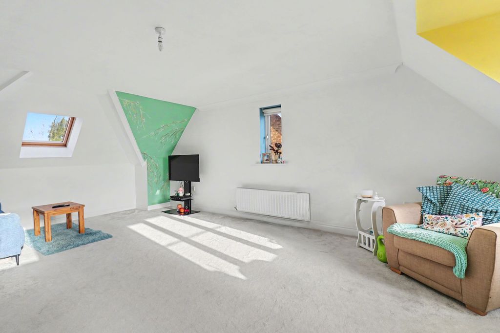 Property photo 3 of 9