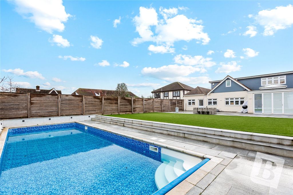 Property photo 1 of 25 Rear Garden