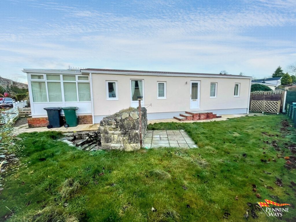 Property photo 2 of 22