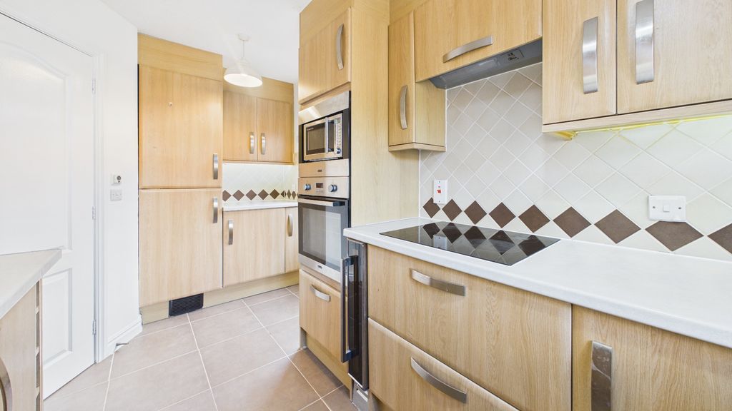 Property photo 2 of 30 4608903