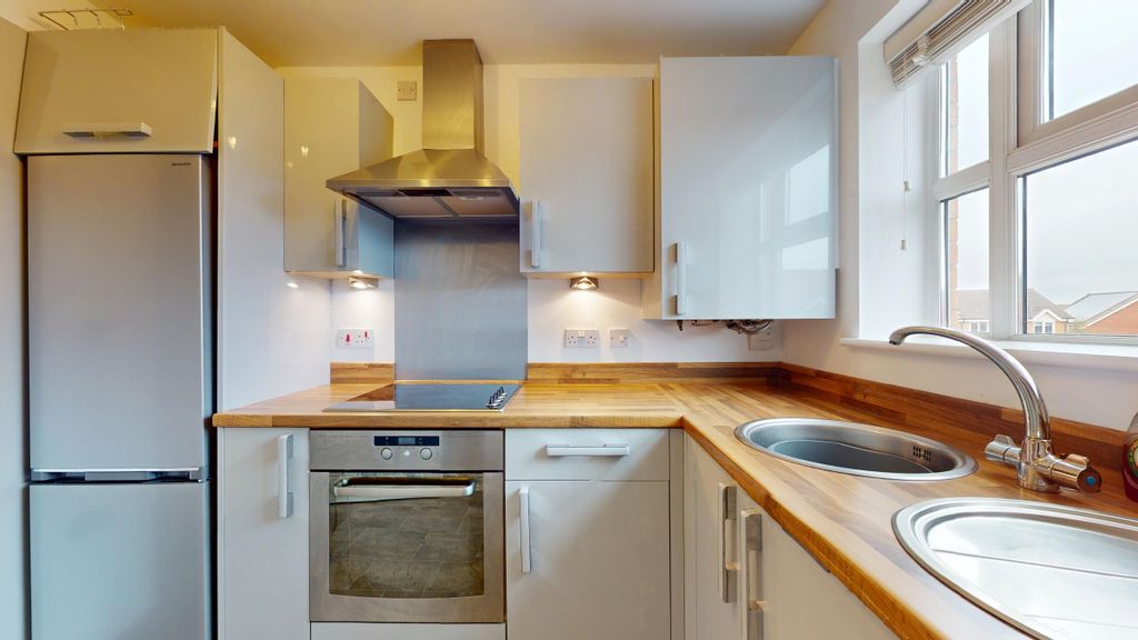 Property photo 2 of 9
