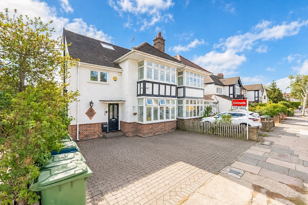 Property photo 1 of 33