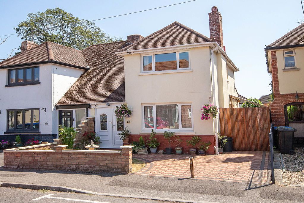 Property photo 1 of 18 External