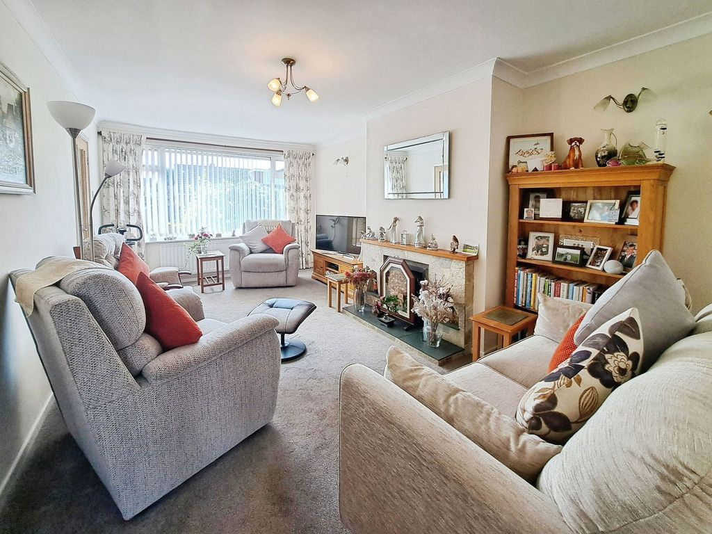 Property photo 3 of 18